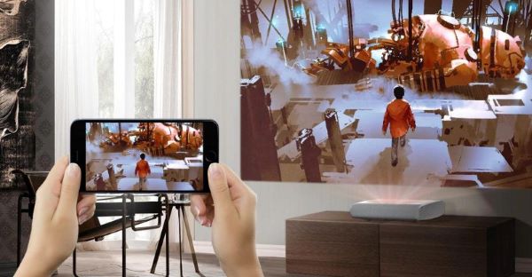Ưu điểm của kết nối máy chiếu mini với điện thoại