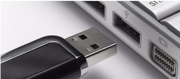 Cách kết nối với máy chiếu qua cổng USB chi tiết nhất 2025